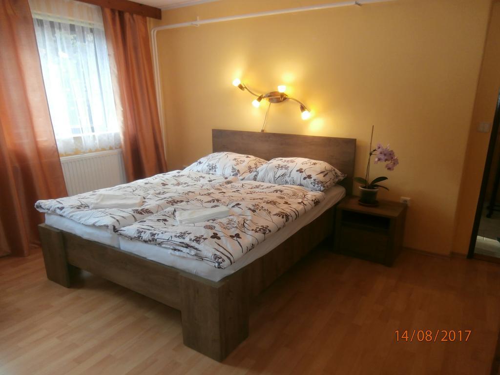 Apartman Aya Янов-над-Нісоу Екстер'єр фото
